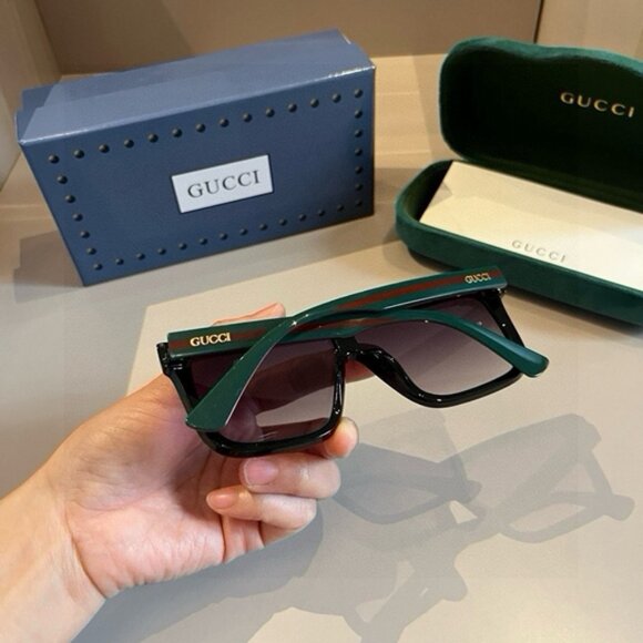 Gucci Women\'s Designer Sunglasses